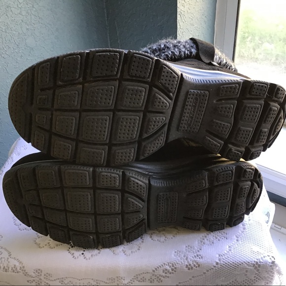 Women’s Skecher Heighten Boot Size 8 - Picture 2 of 9